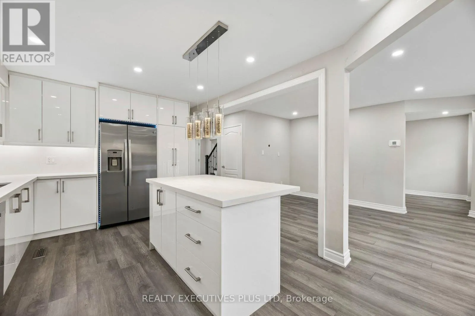 693 BARNES CRESCENT
