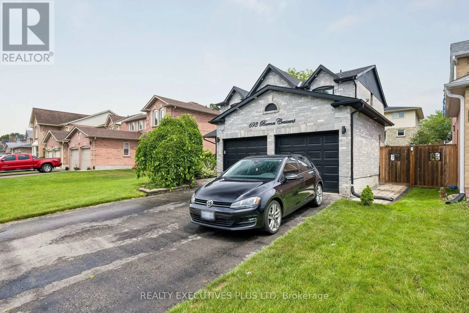 693 BARNES CRESCENT