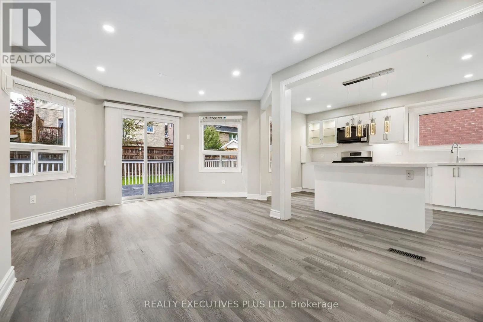 693 BARNES CRESCENT