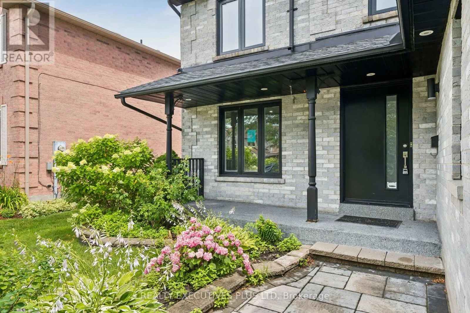 693 BARNES CRESCENT