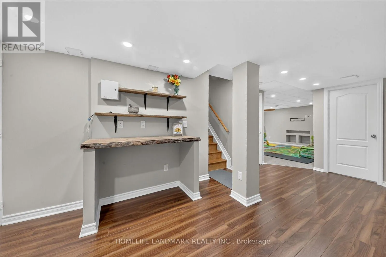 14 FLOREE STREET