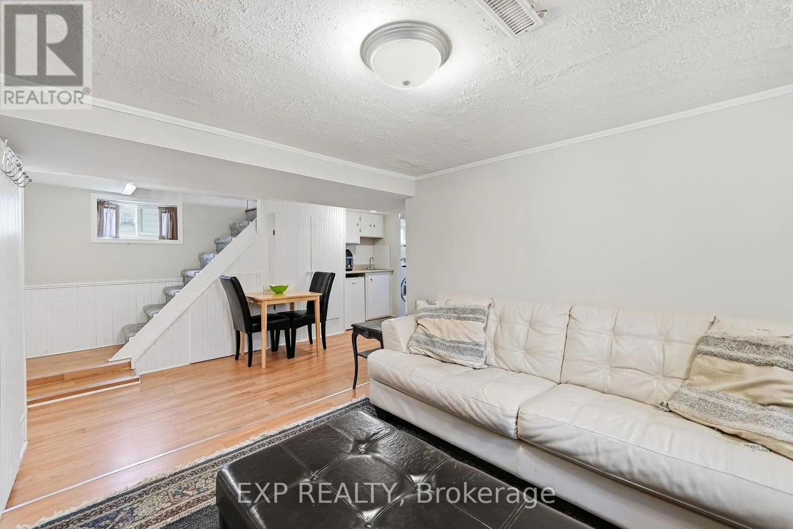 312 WALNUT STREET W