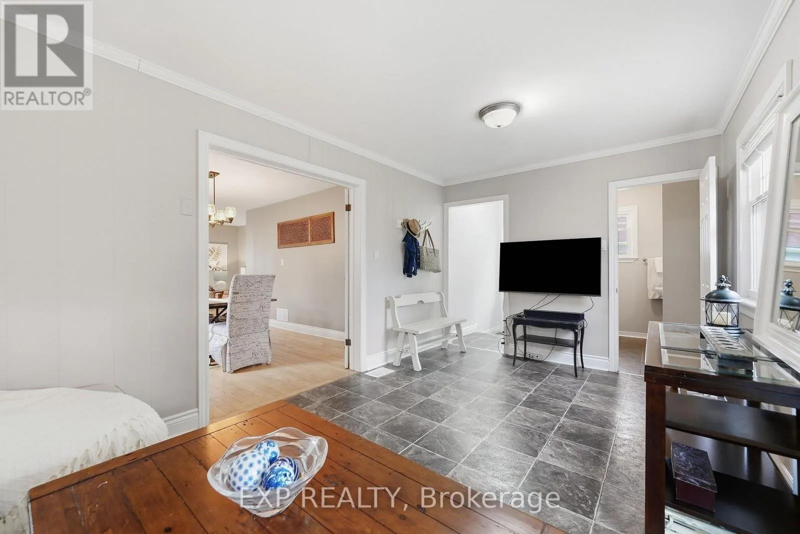 312 WALNUT STREET W