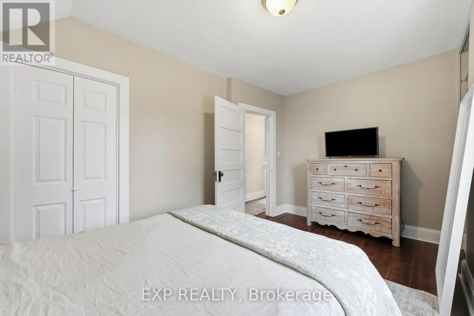 312 WALNUT STREET W