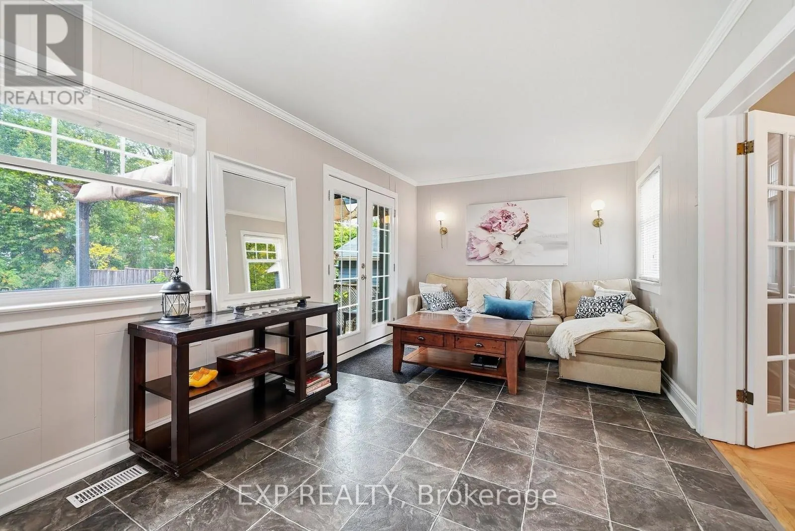 312 WALNUT STREET W