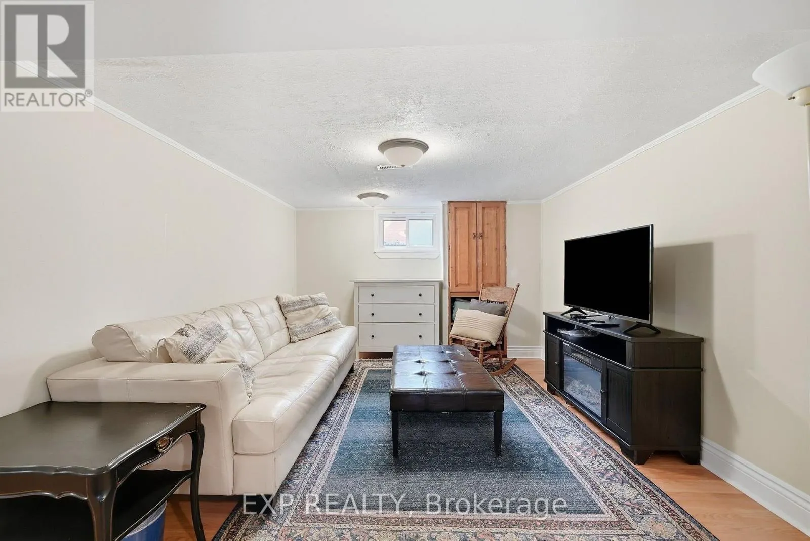 312 WALNUT STREET W