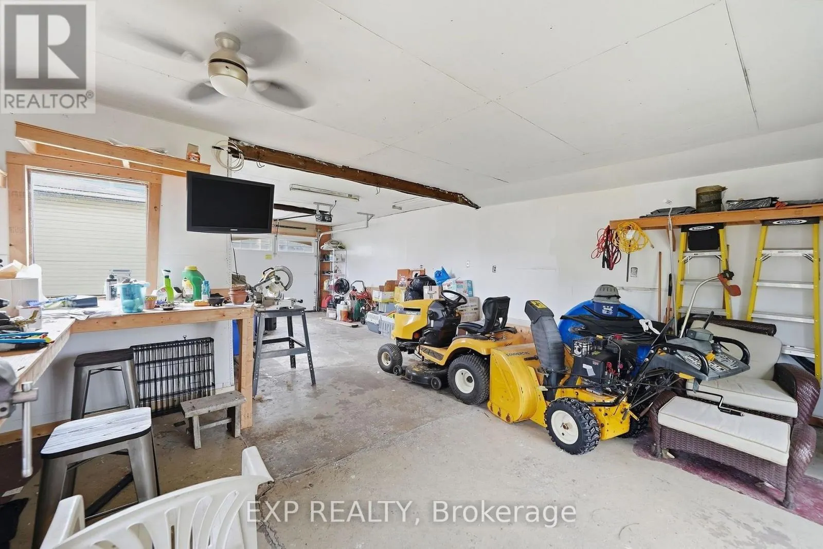 312 WALNUT STREET W