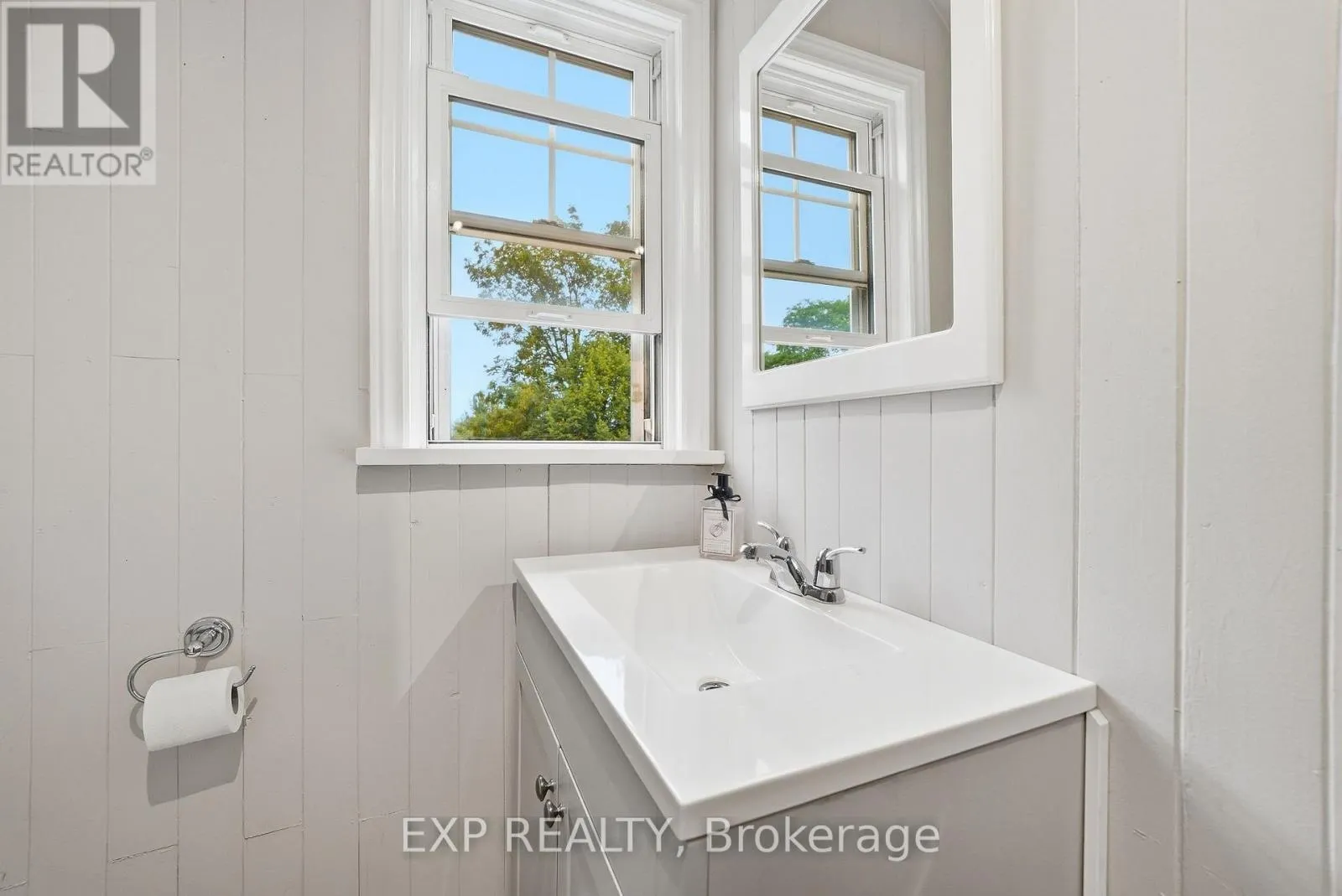 312 WALNUT STREET W