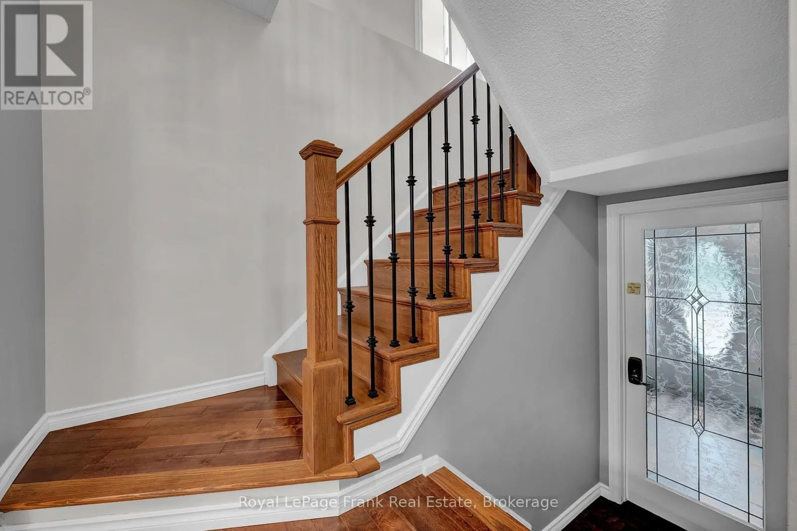 117 LAWRENCE CRESCENT