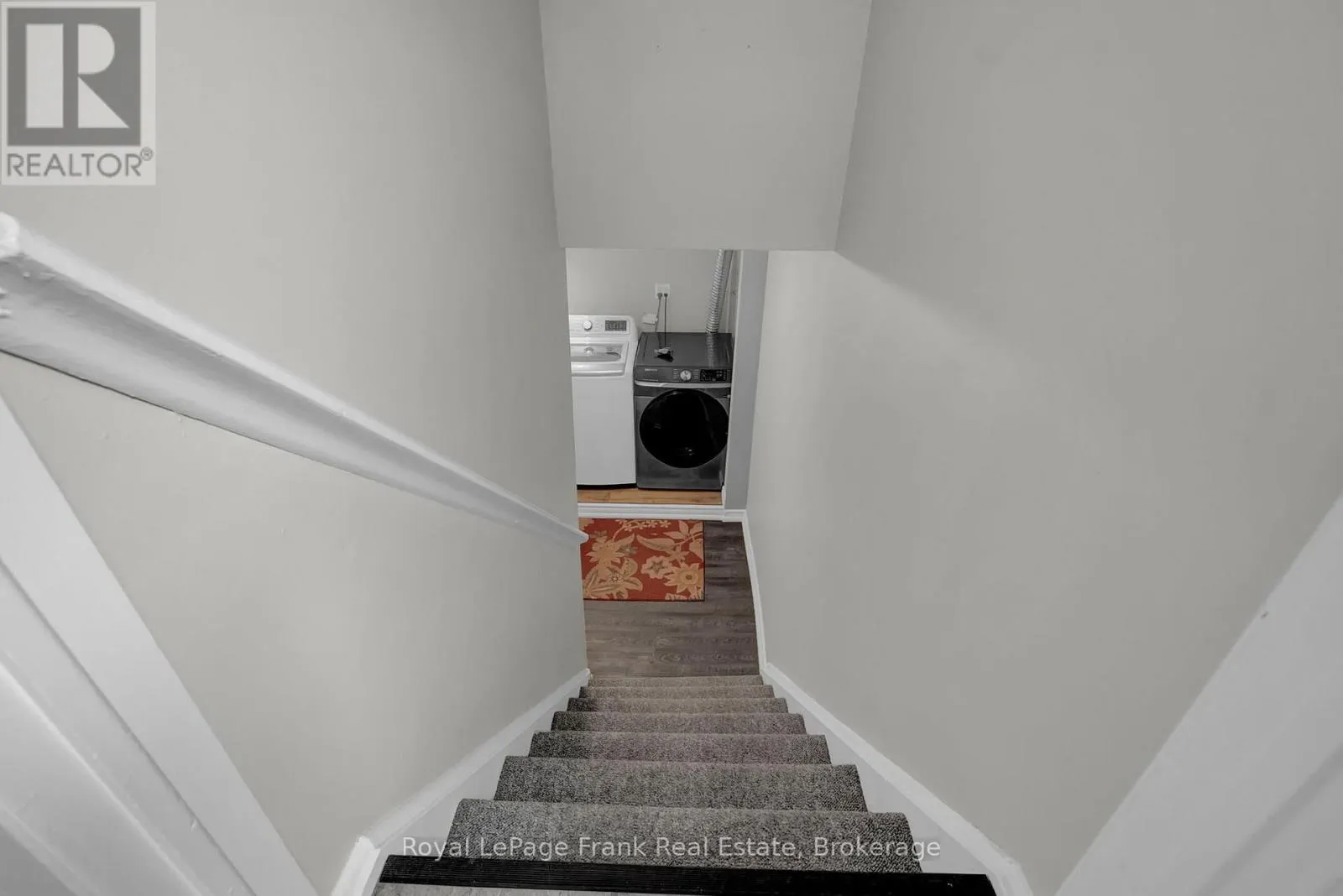 117 LAWRENCE CRESCENT