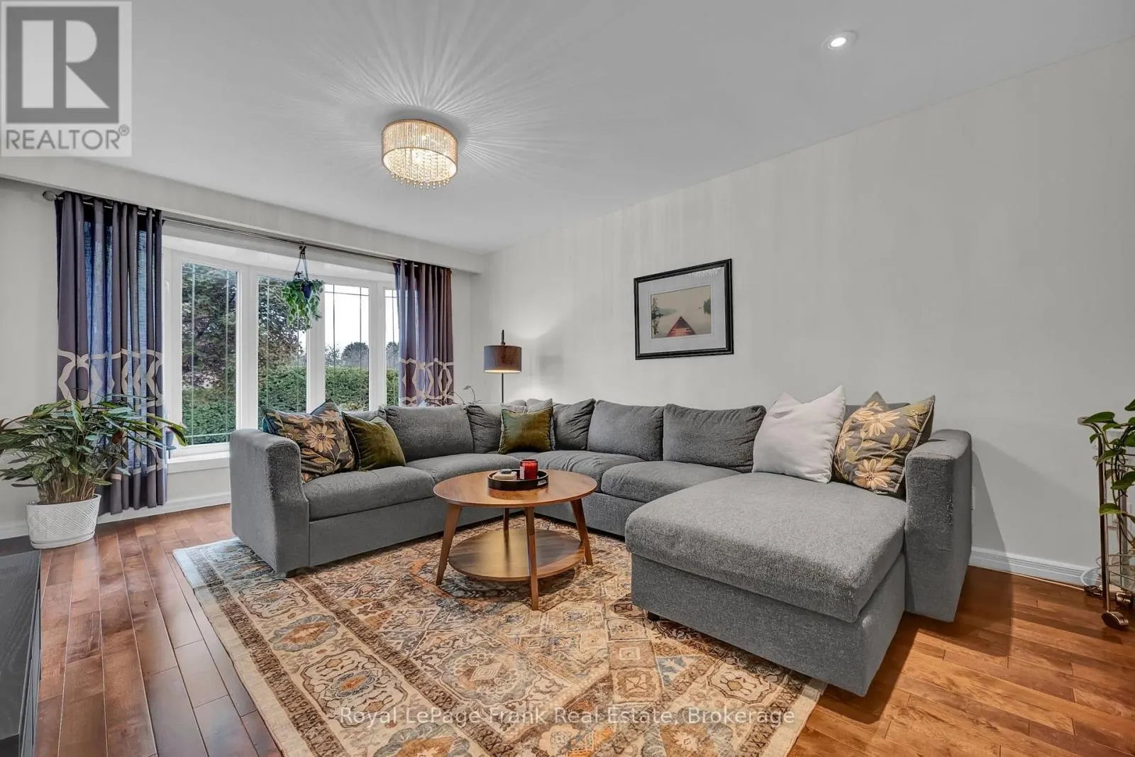 117 LAWRENCE CRESCENT