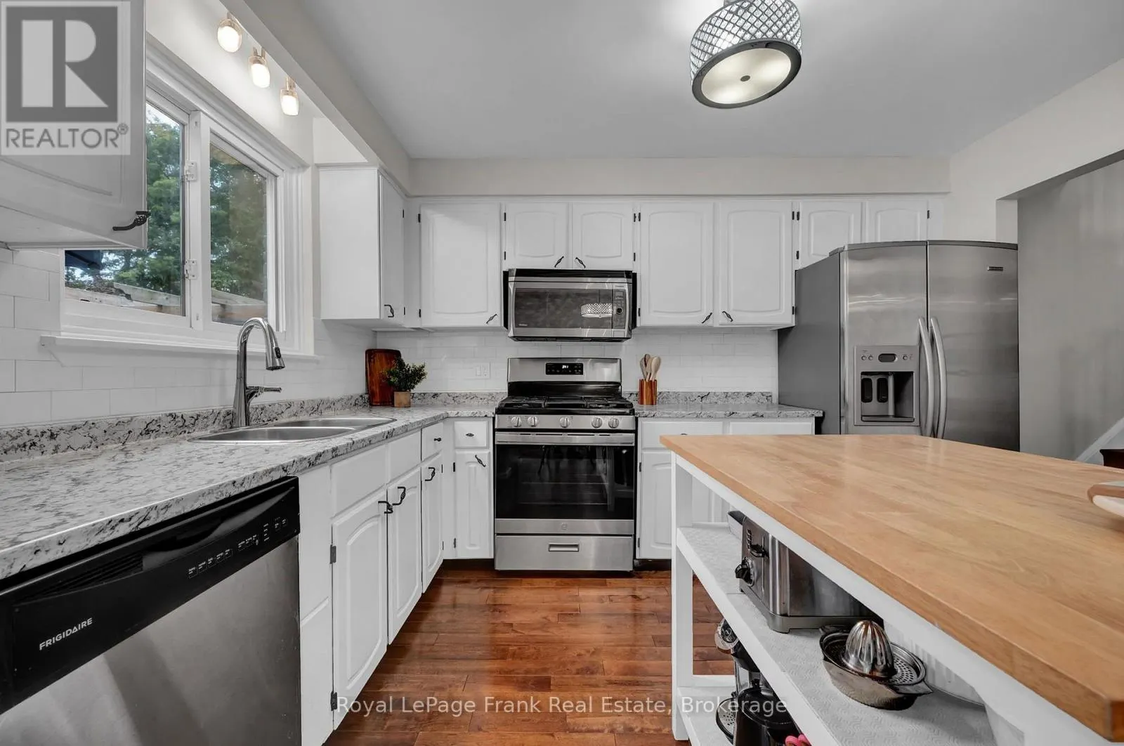 117 LAWRENCE CRESCENT