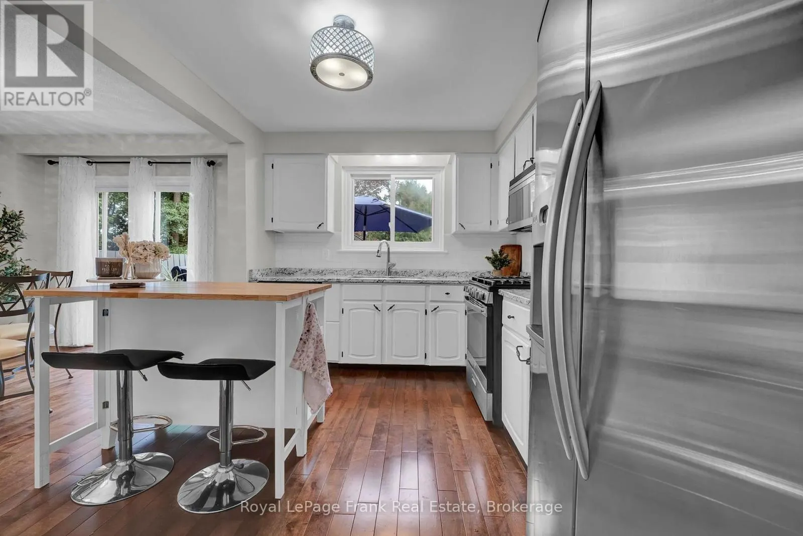 117 LAWRENCE CRESCENT