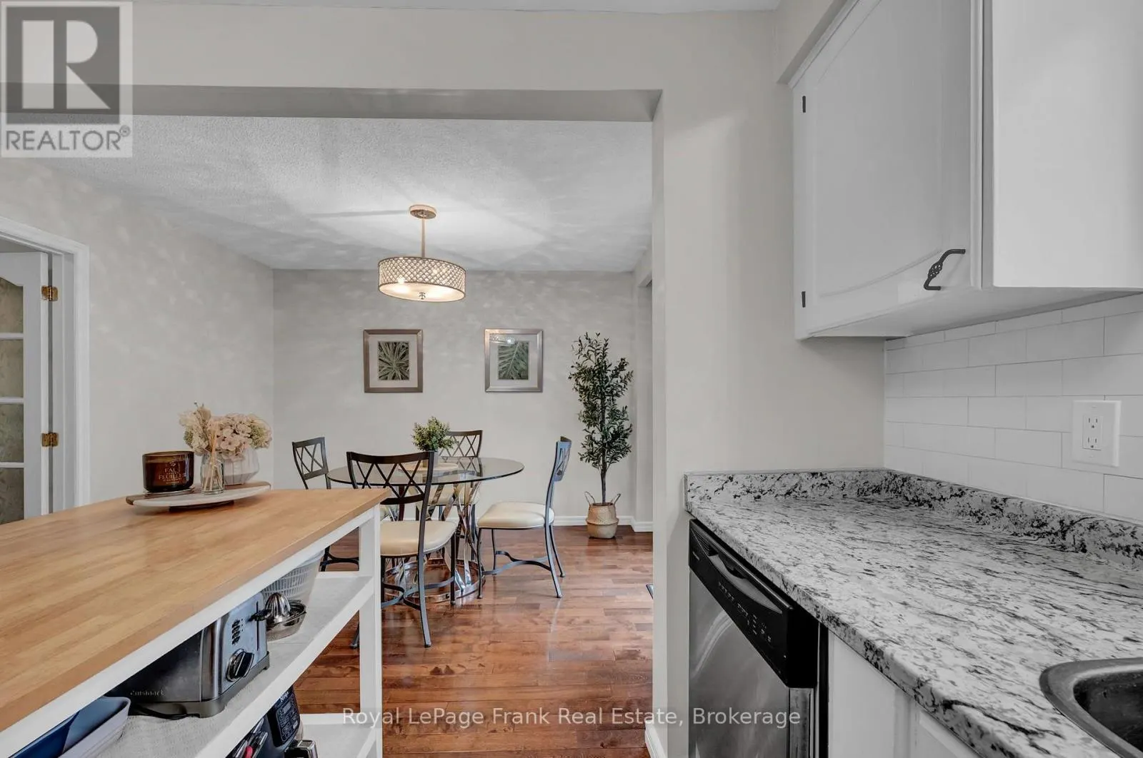 117 LAWRENCE CRESCENT