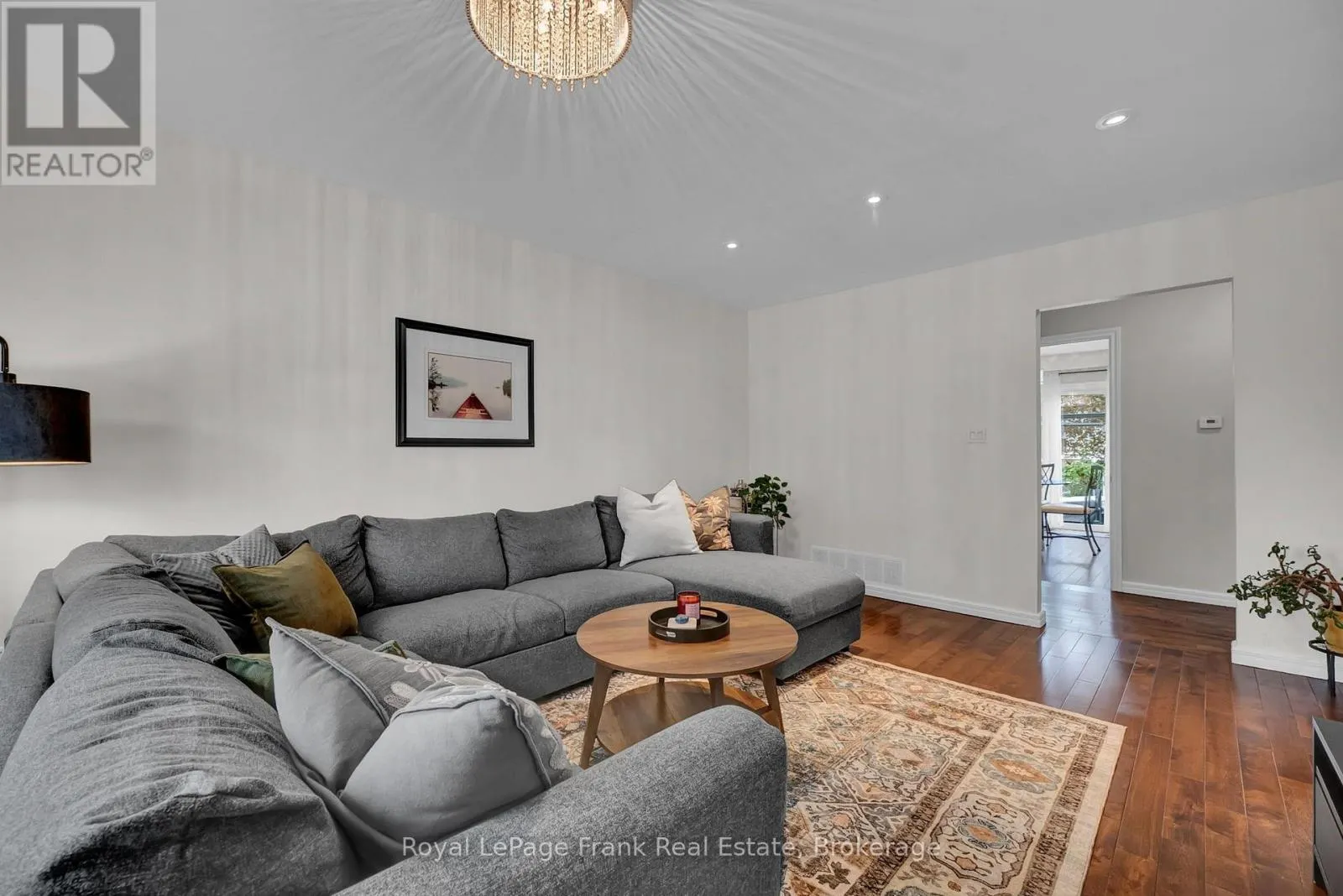 117 LAWRENCE CRESCENT