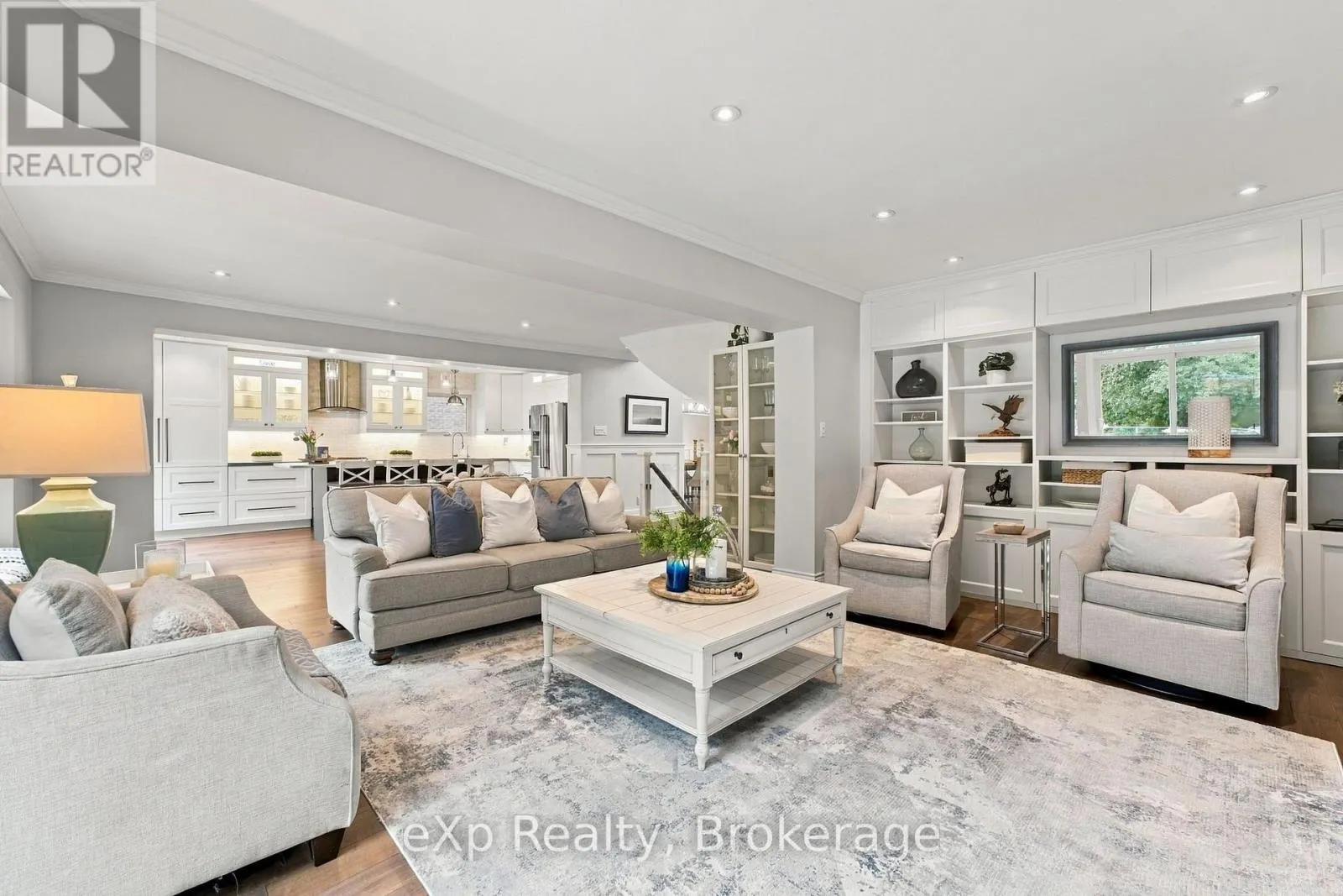 237 LAKE DRIVEWAY W