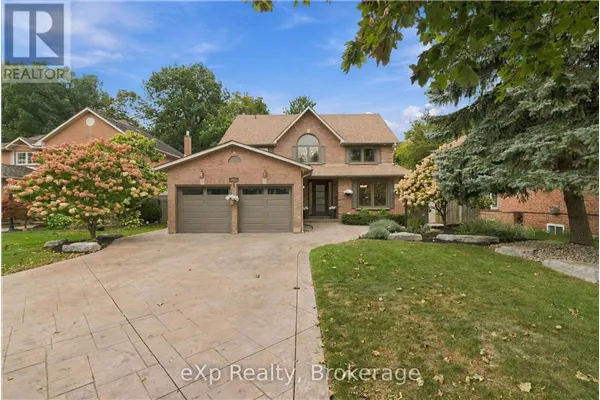 237 LAKE DRIVEWAY W