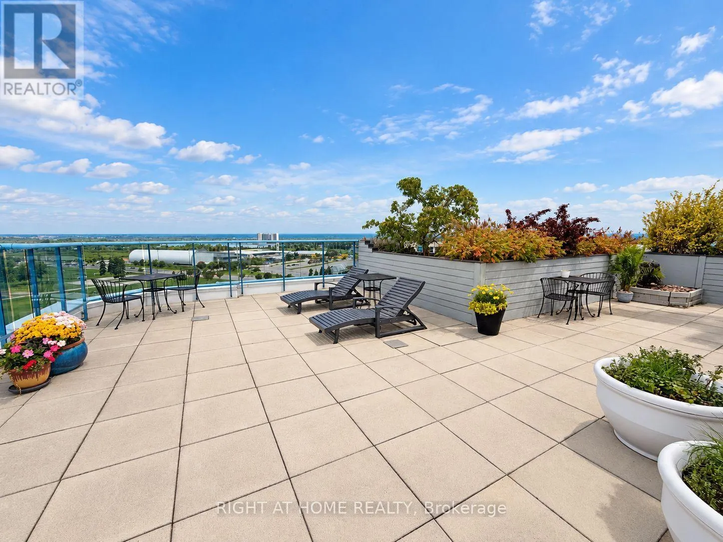 906 - 340 WATSON STREET W
