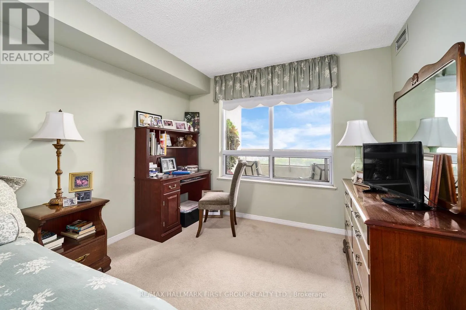 1411 - 1000 THE ESPLANADE ROAD N