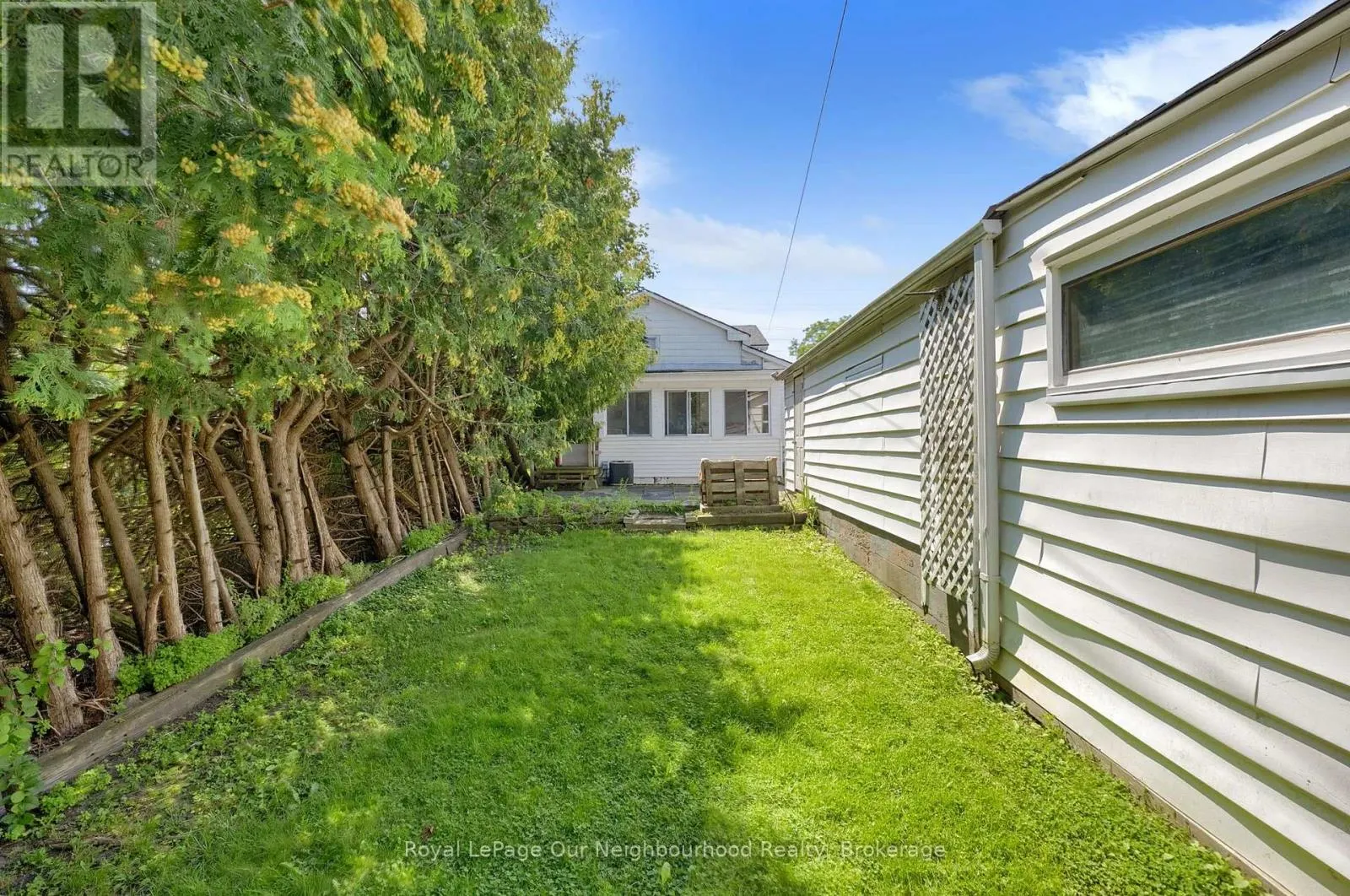 66 WELLINGTON STREET