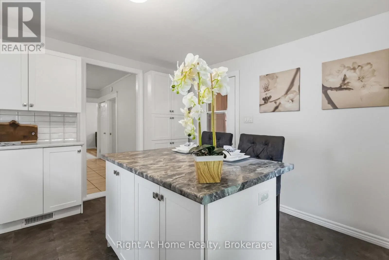 127 MONTRAVE AVENUE