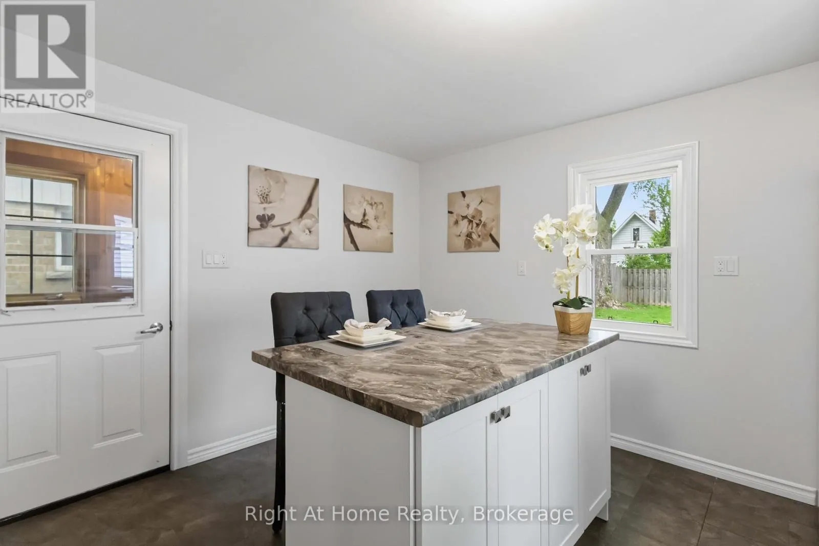 127 MONTRAVE AVENUE