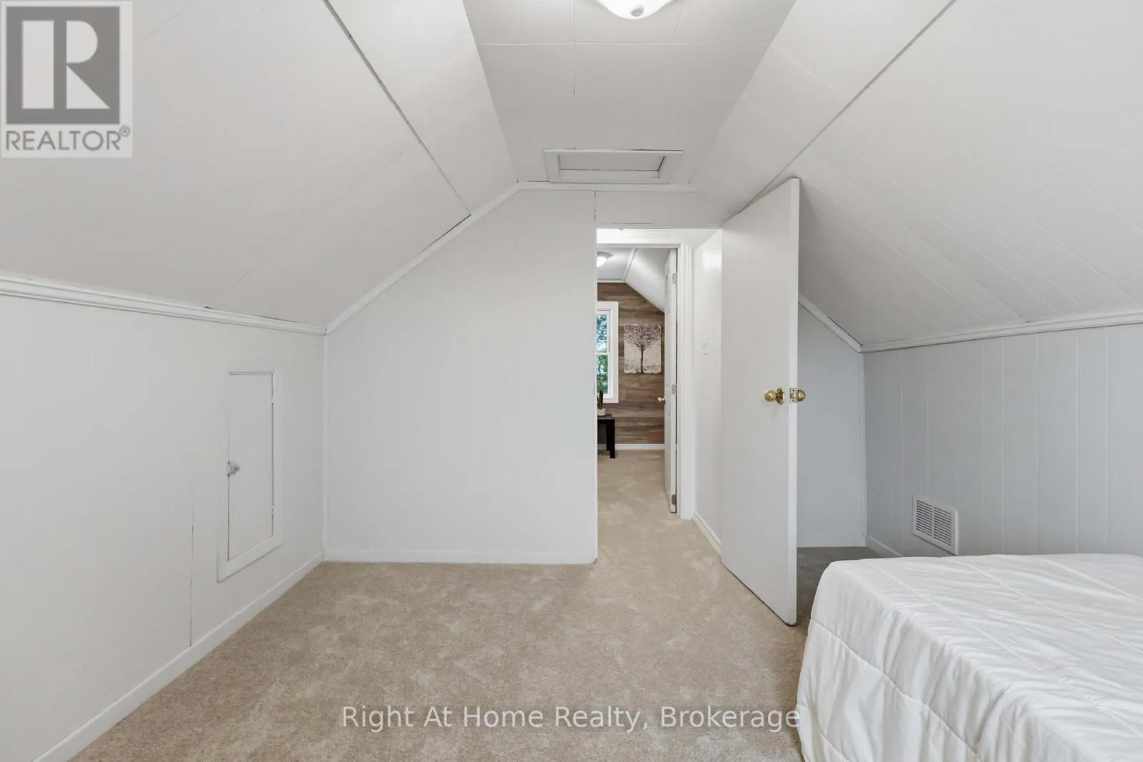127 MONTRAVE AVENUE