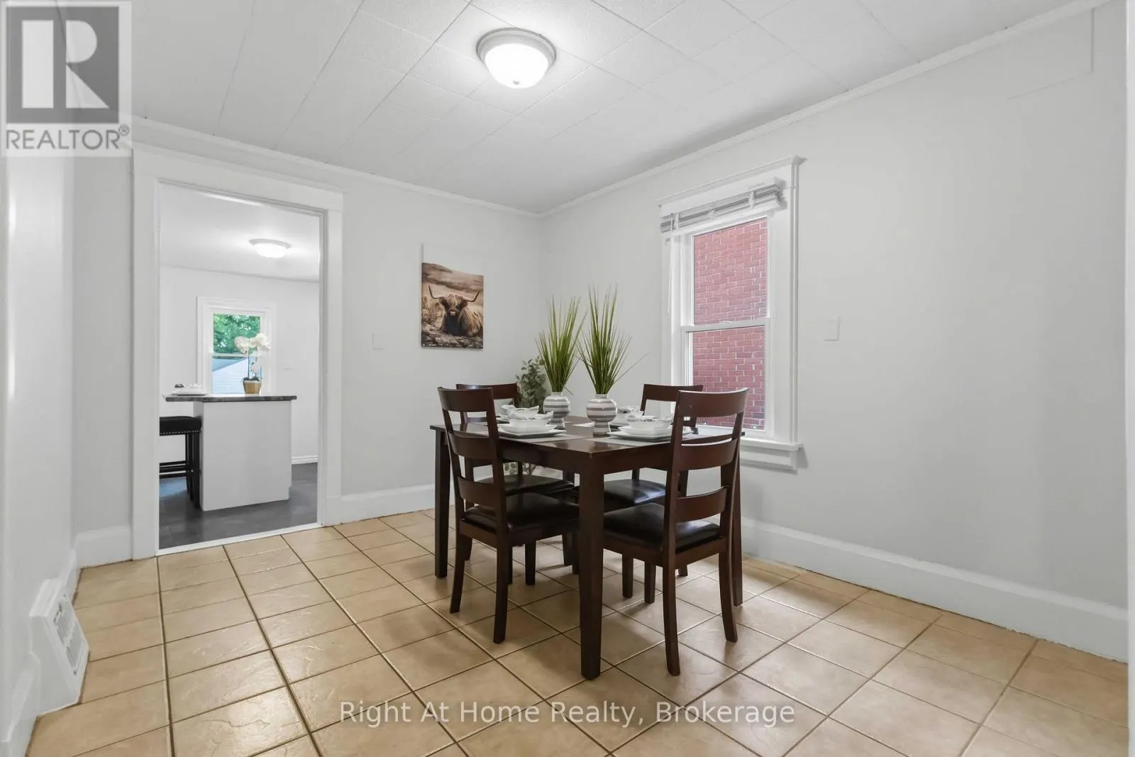 127 MONTRAVE AVENUE