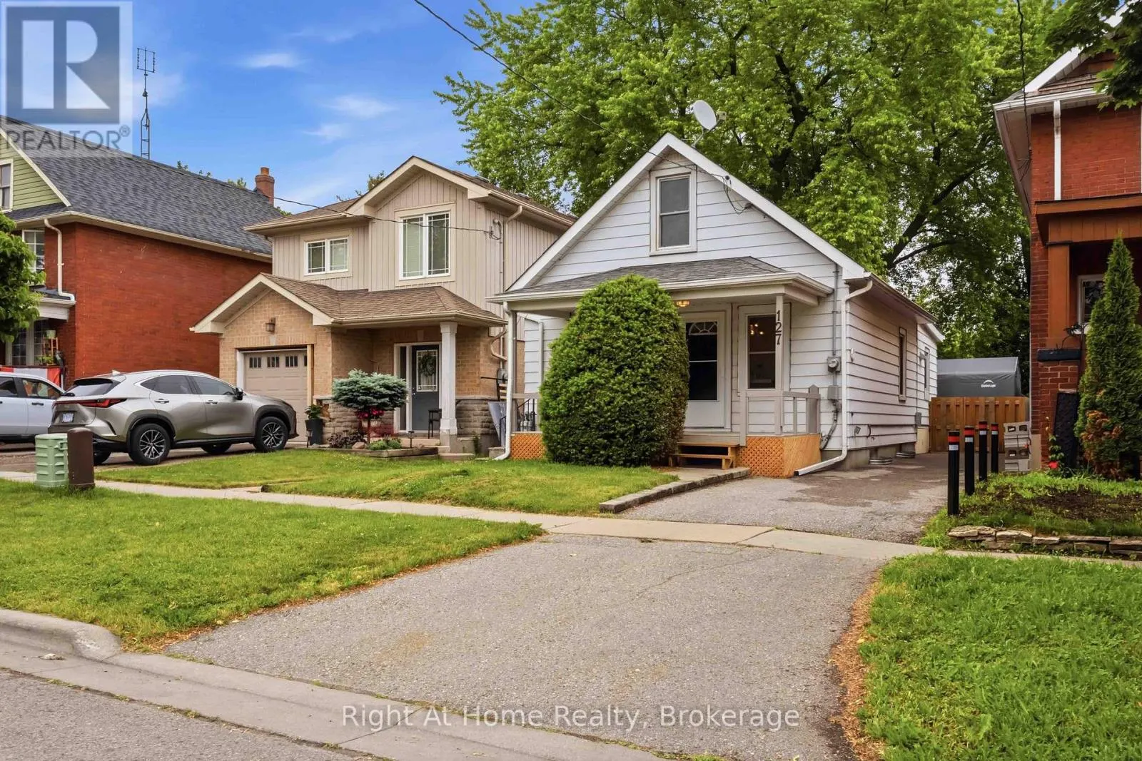 127 MONTRAVE AVENUE