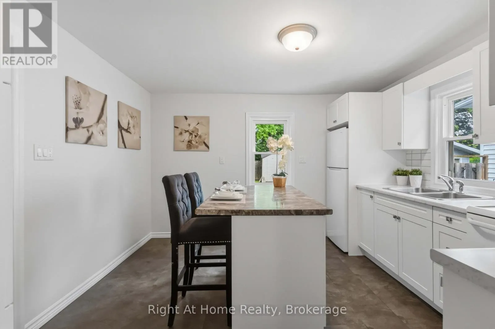 127 MONTRAVE AVENUE