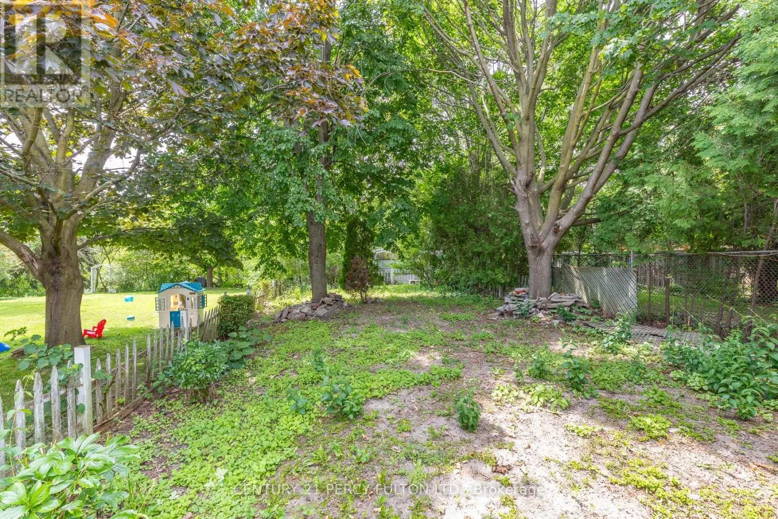 557 COBBLEHILL DRIVE