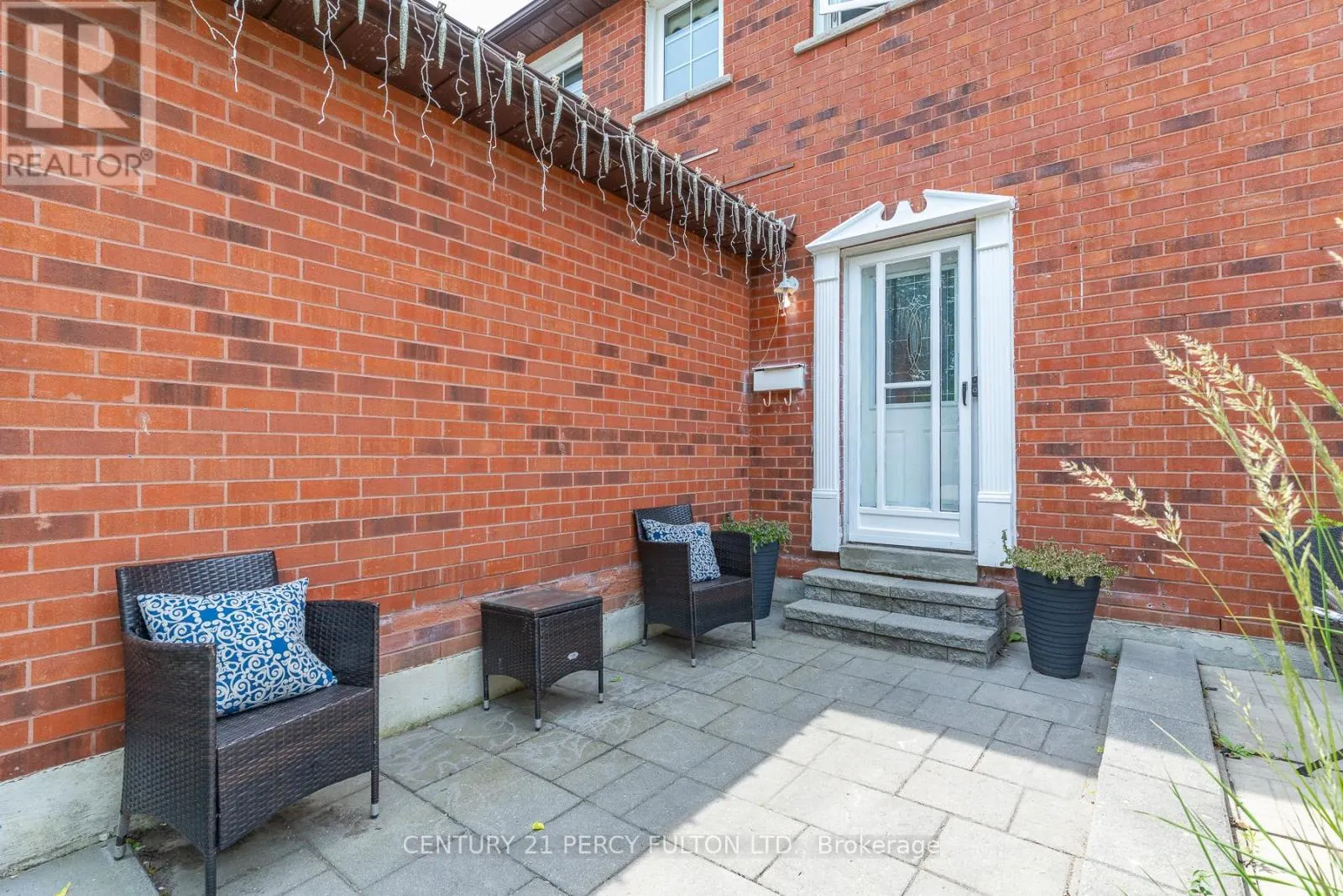 557 COBBLEHILL DRIVE