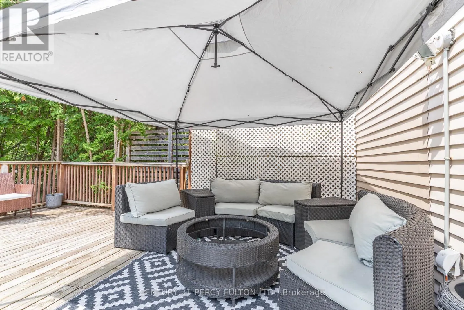 557 COBBLEHILL DRIVE