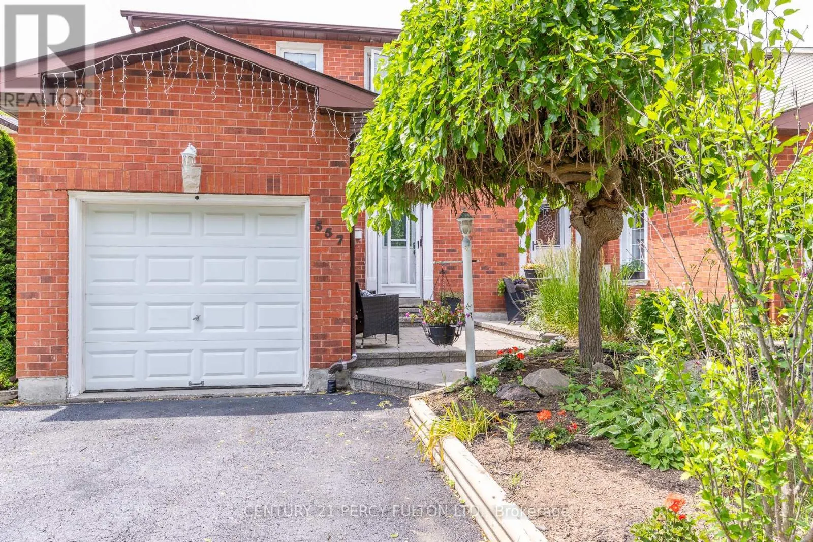 557 COBBLEHILL DRIVE