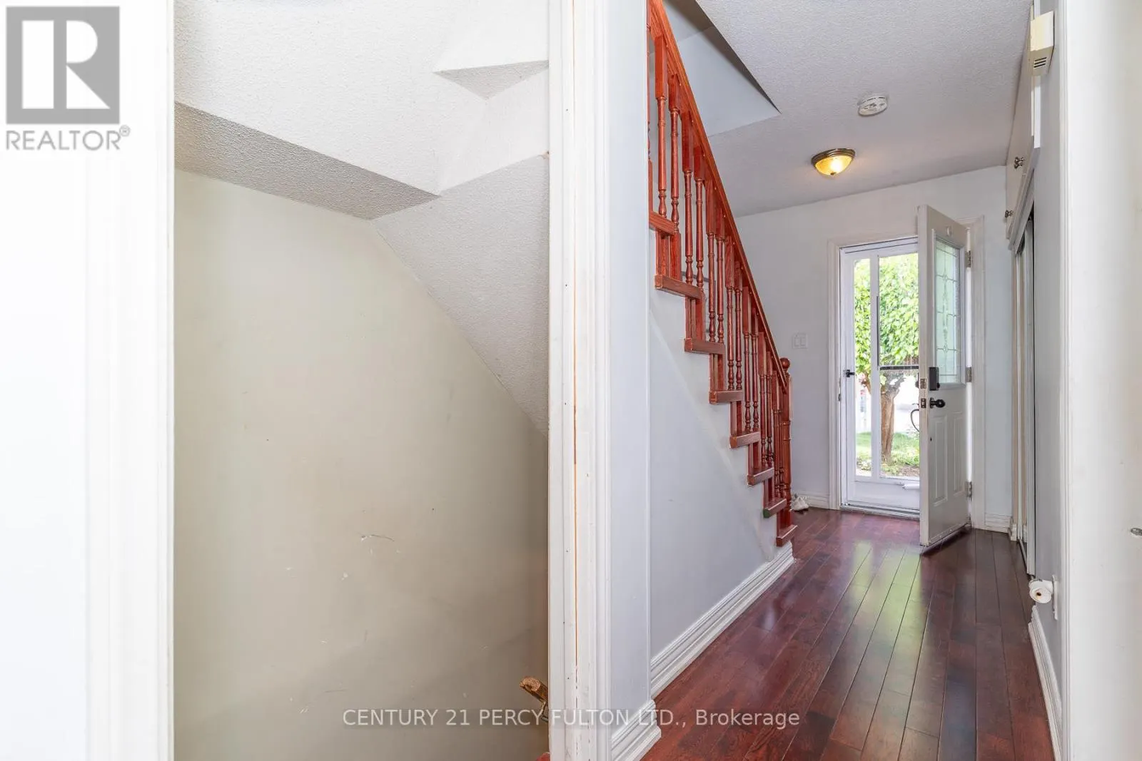 557 COBBLEHILL DRIVE