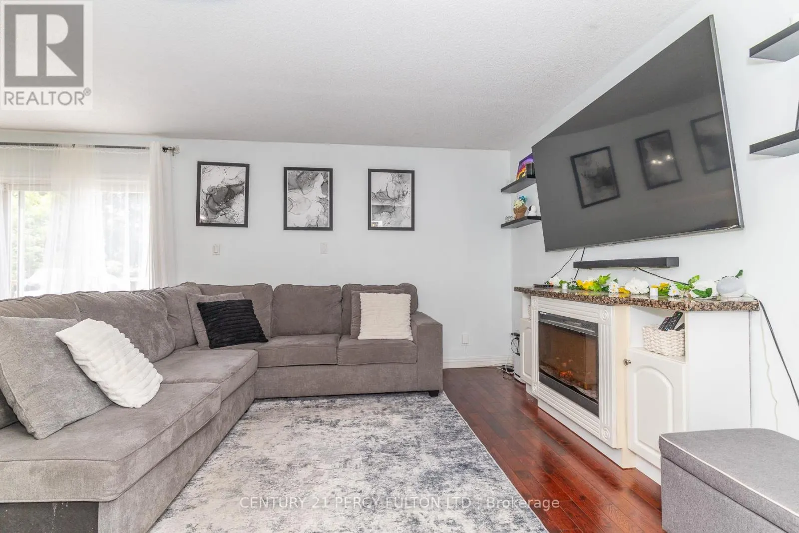 557 COBBLEHILL DRIVE