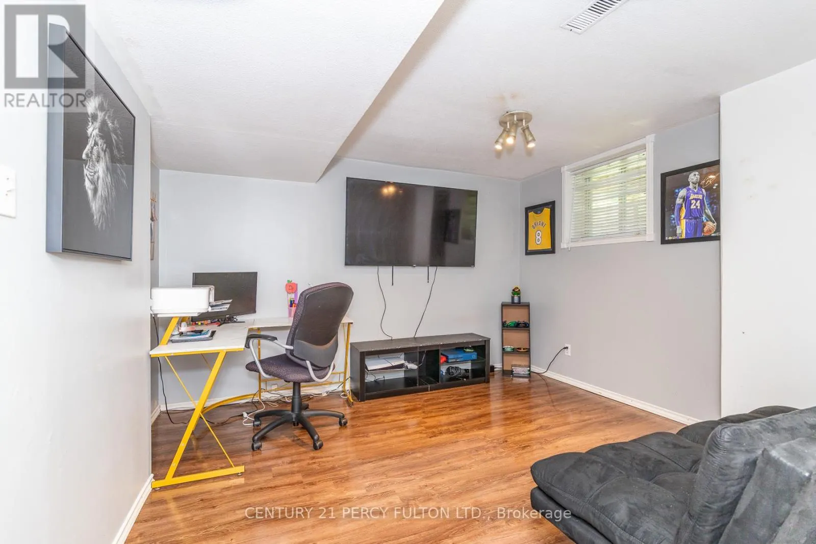 557 COBBLEHILL DRIVE