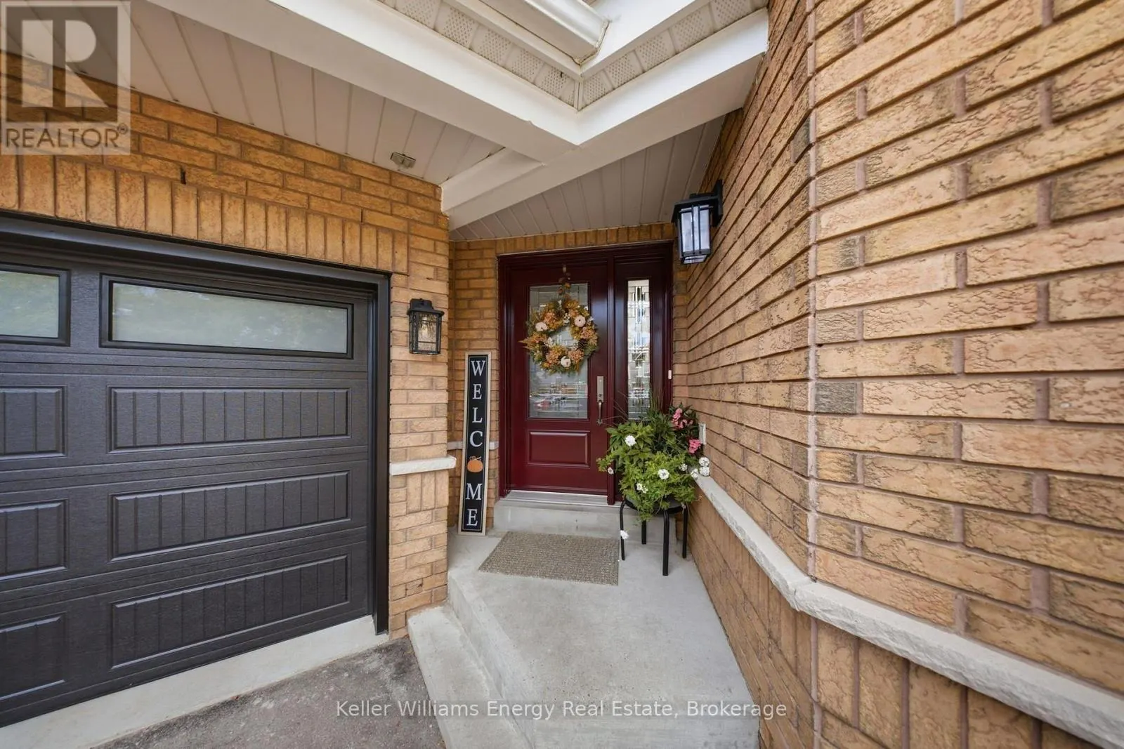 8 HOLLIMAN LANE