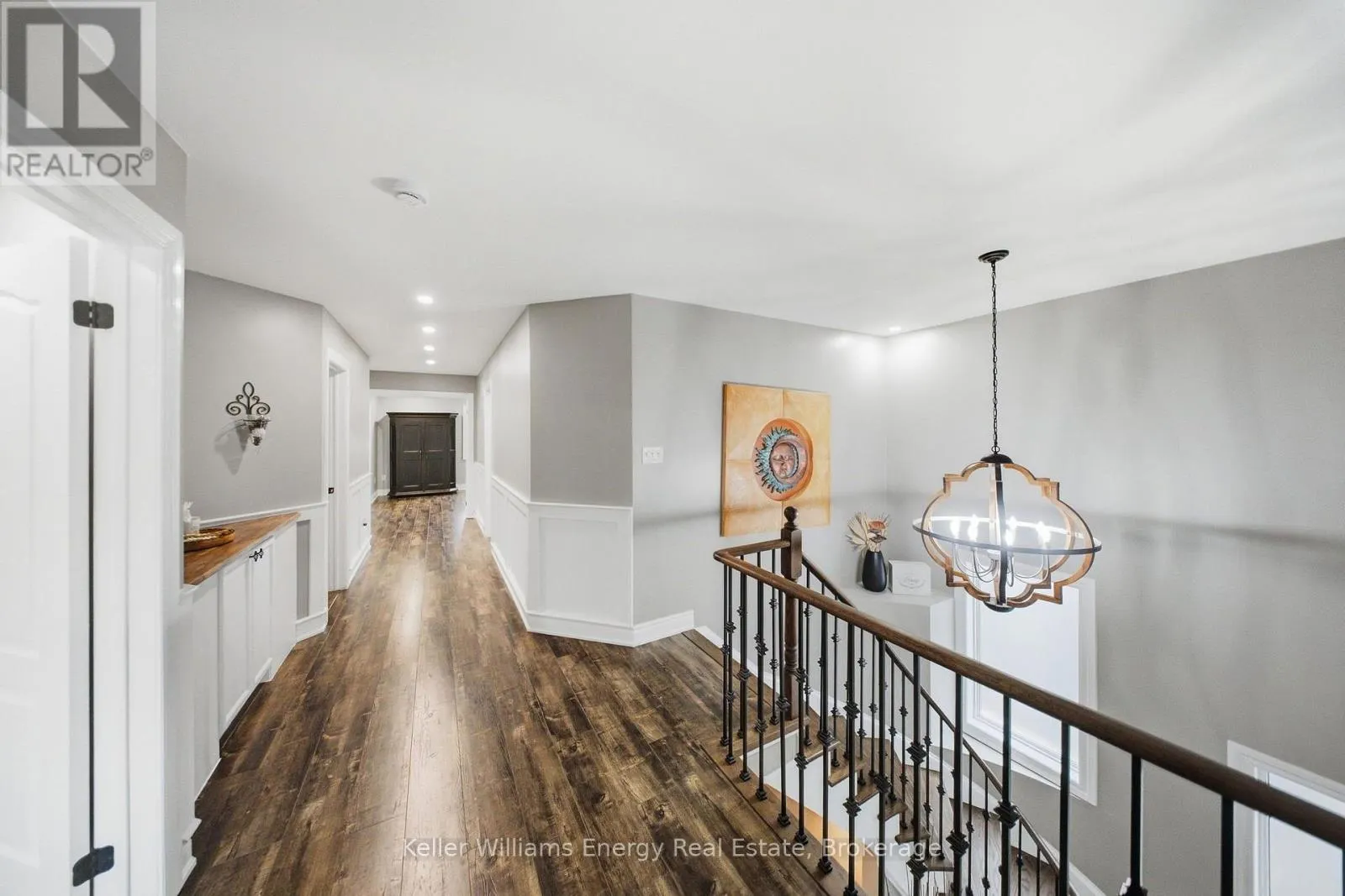 8 HOLLIMAN LANE