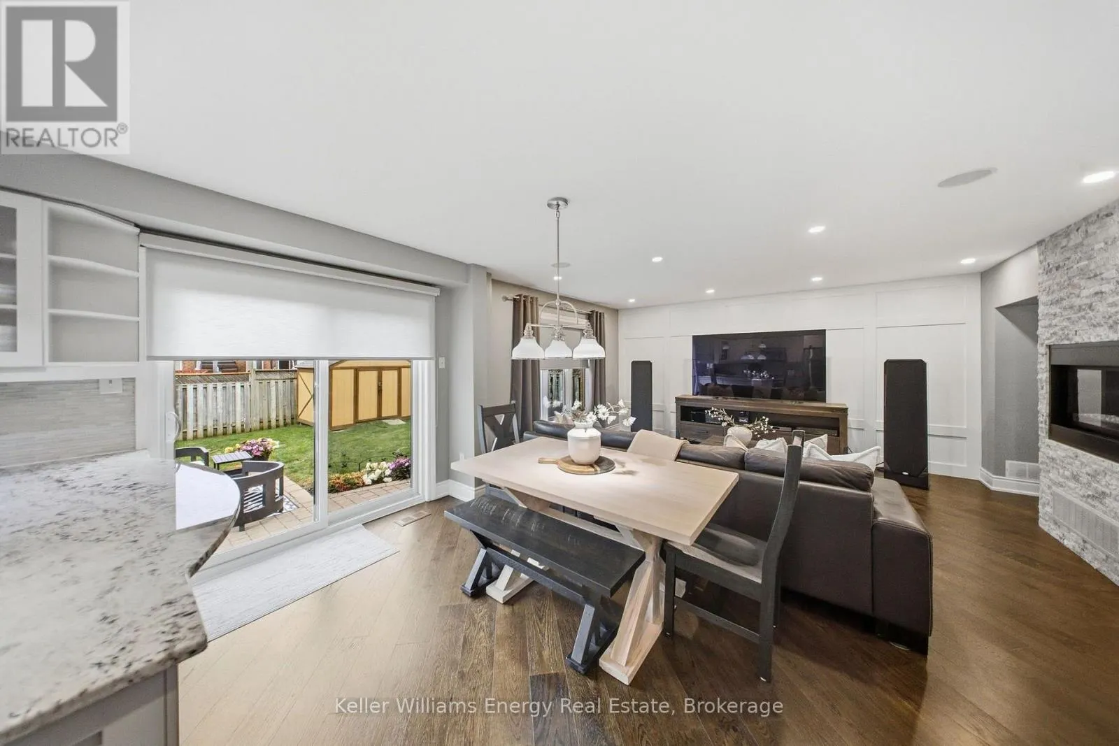 8 HOLLIMAN LANE