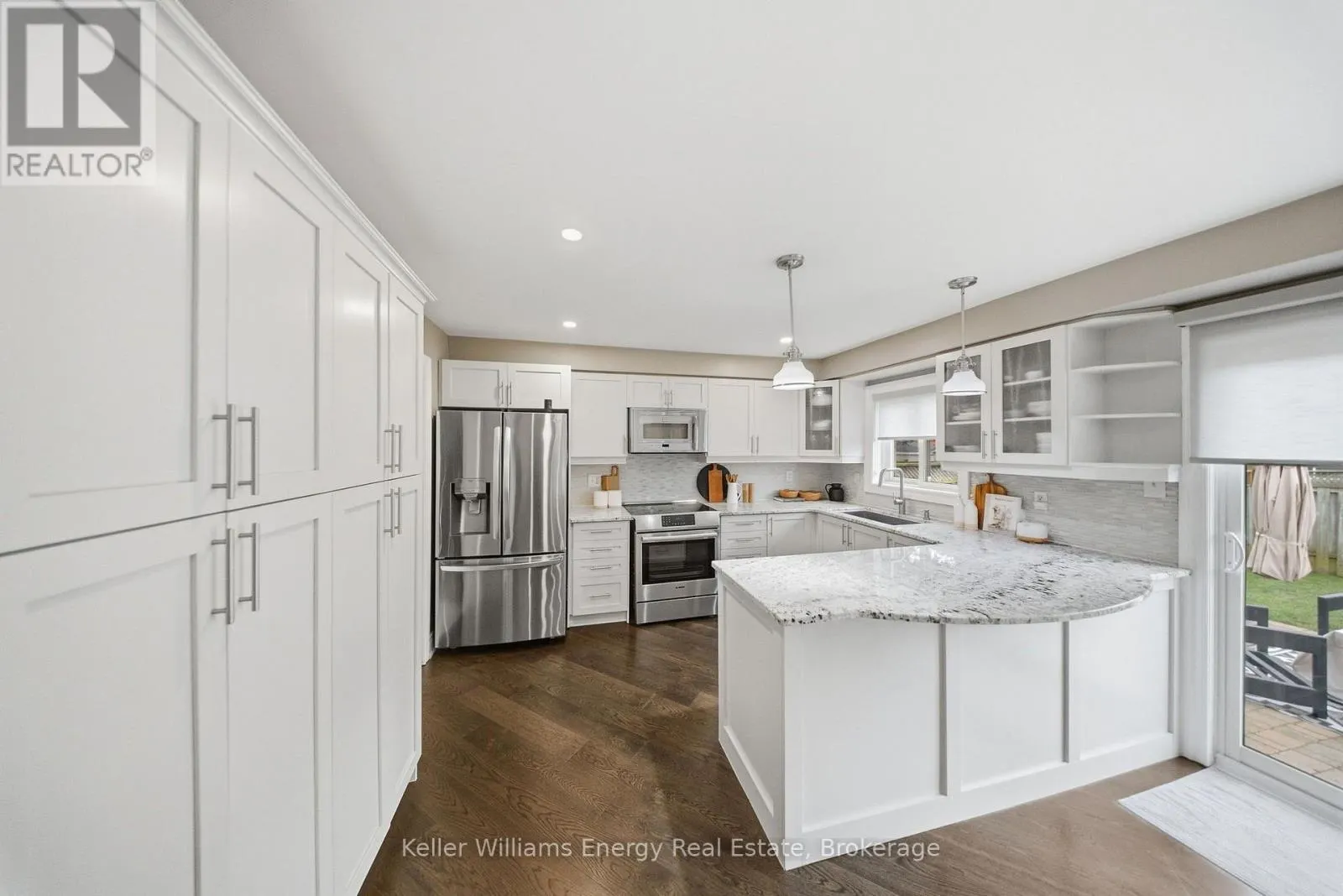 8 HOLLIMAN LANE