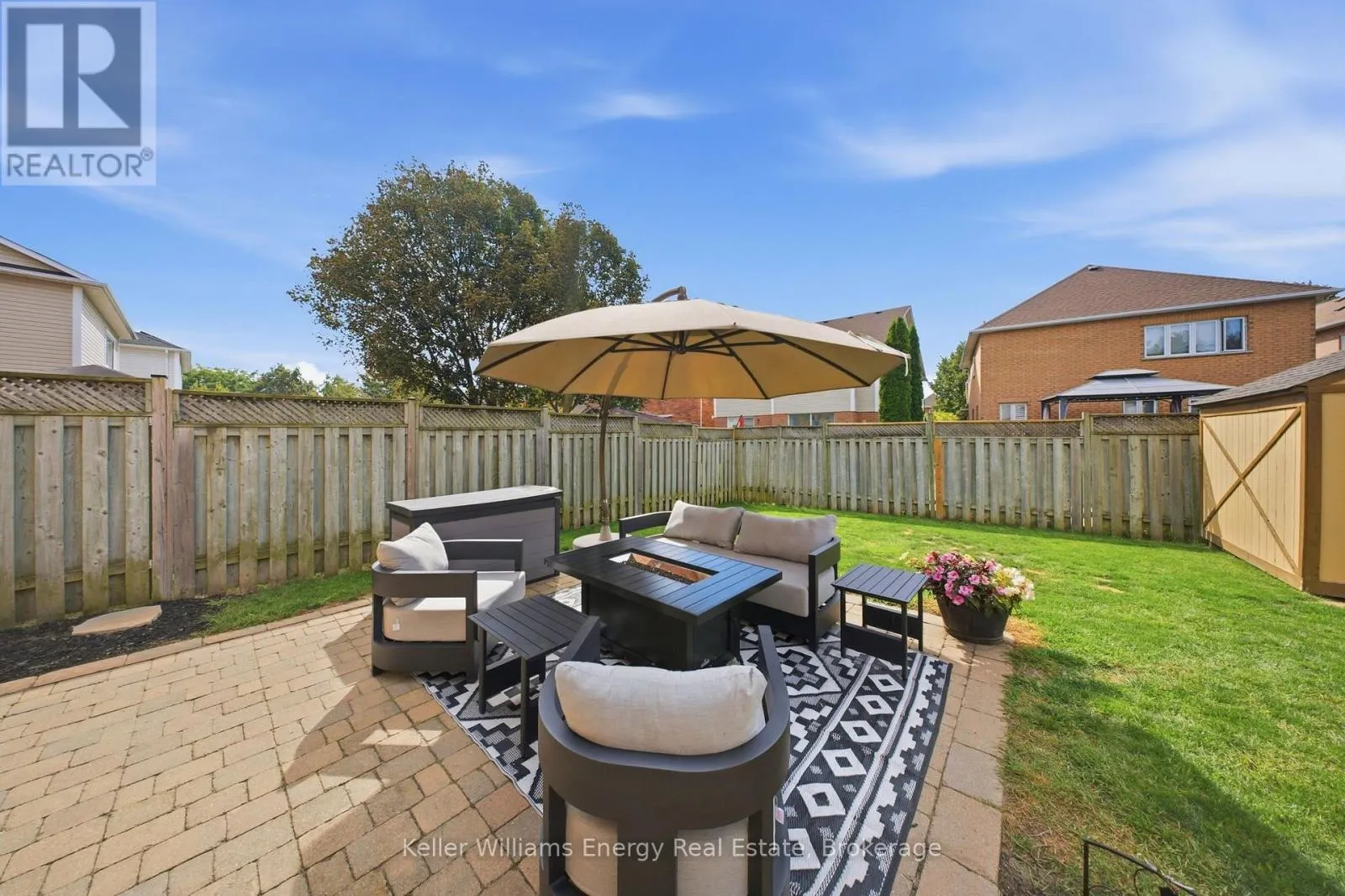 8 HOLLIMAN LANE