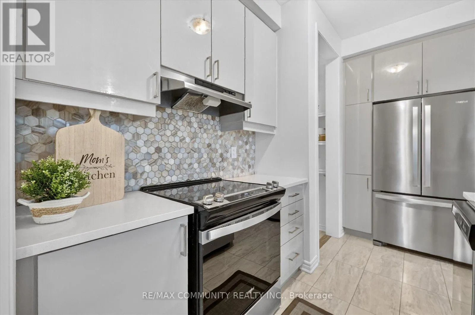 3001 HOLLYBERRY TRAIL
