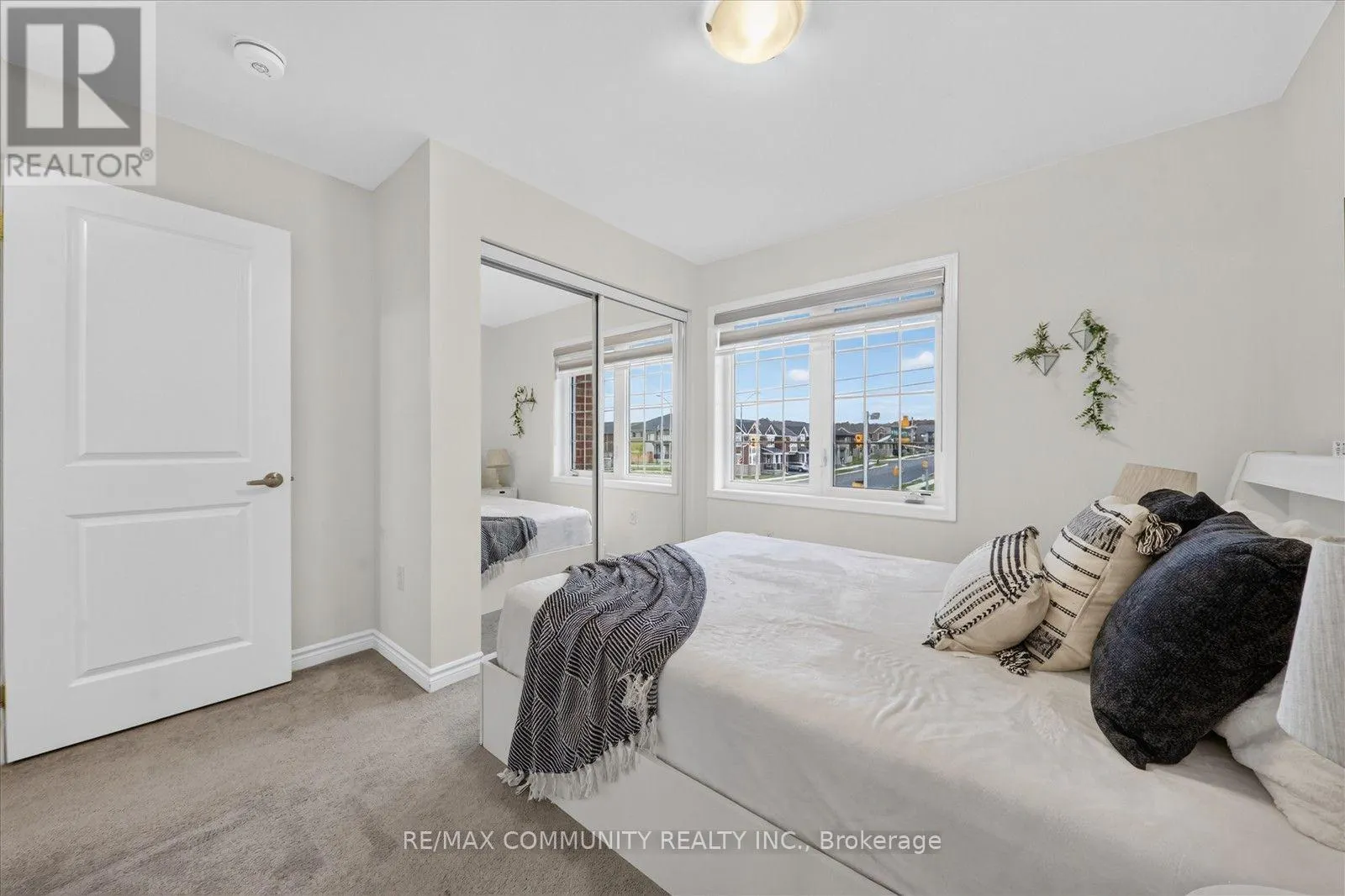 3001 HOLLYBERRY TRAIL