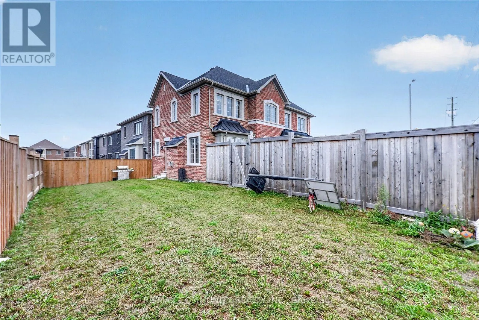 3001 HOLLYBERRY TRAIL