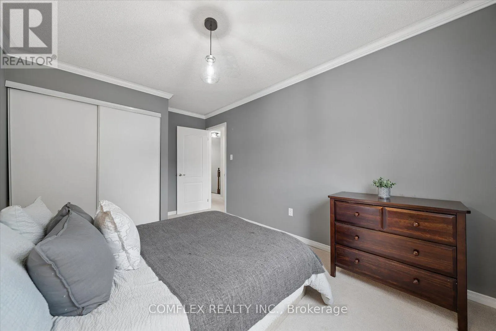 59 HODNETT CRESCENT