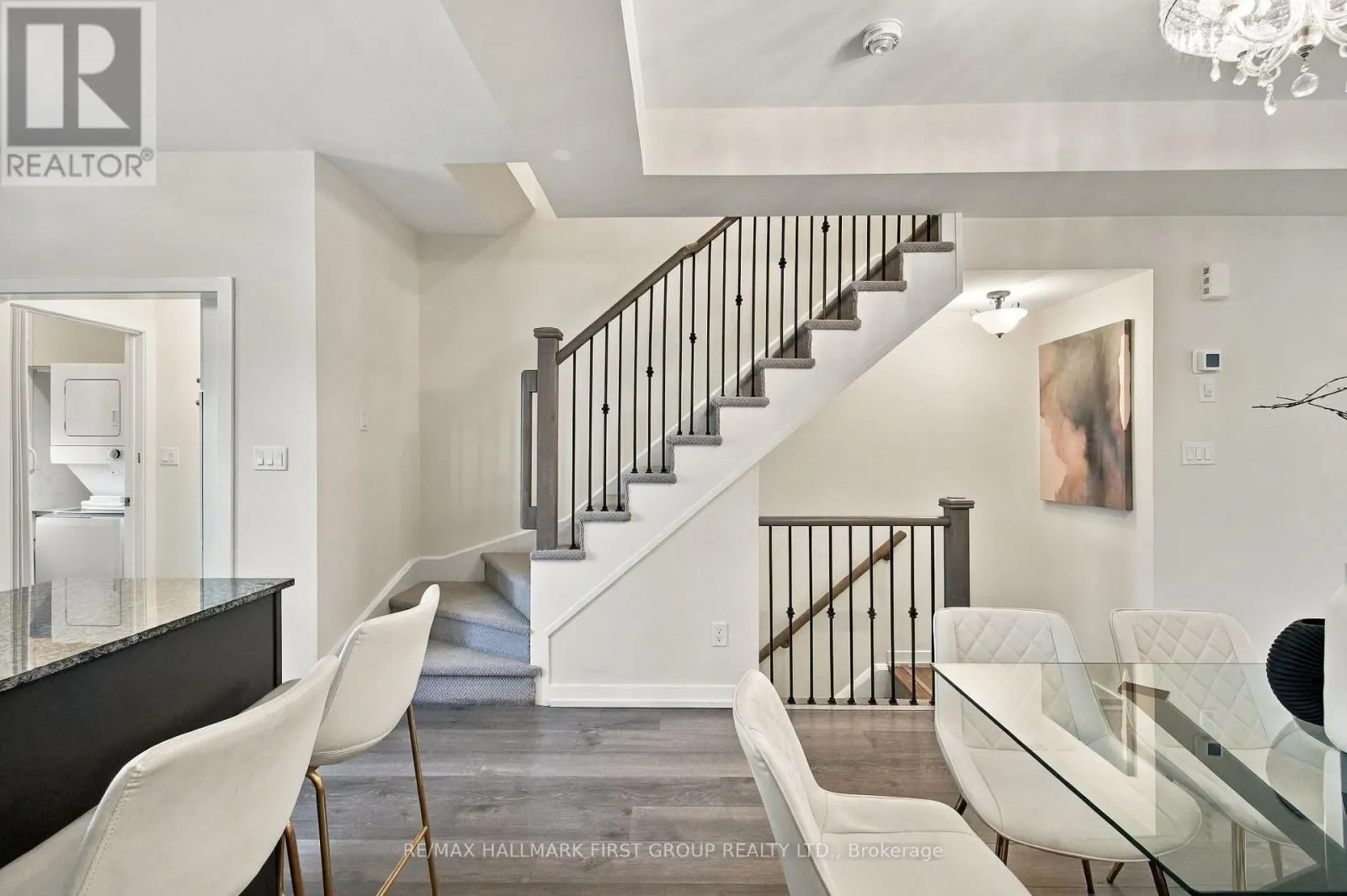 303 - 250 FINCH AVENUE