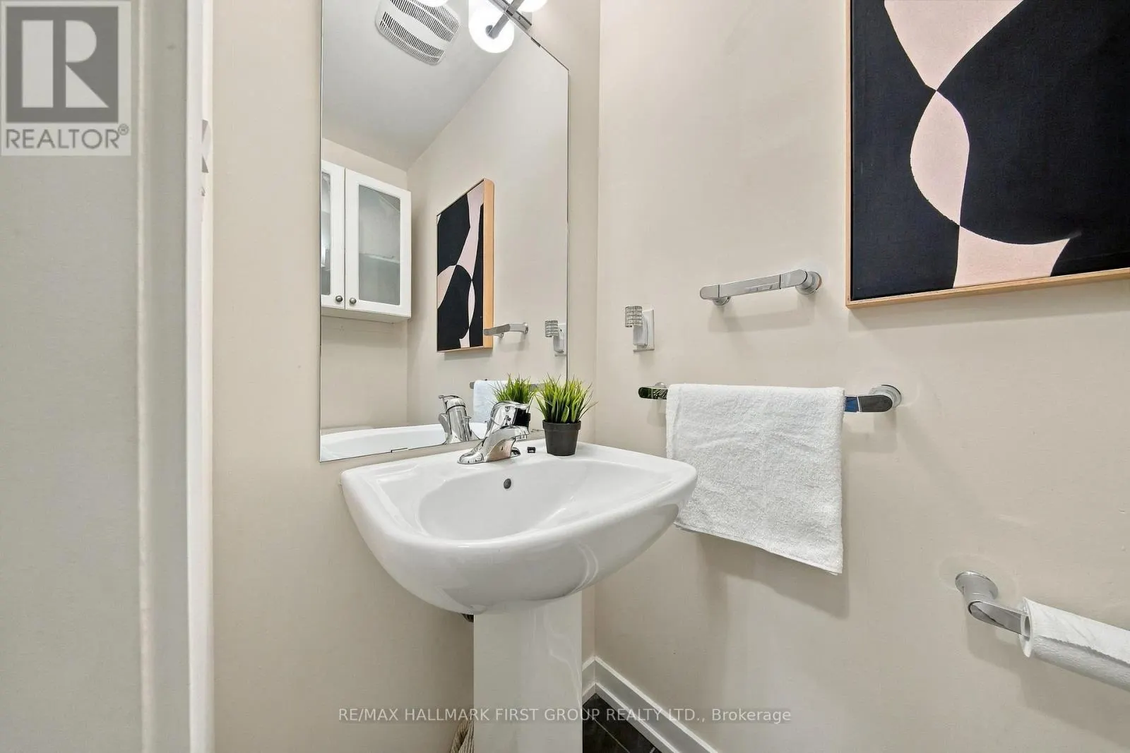 303 - 250 FINCH AVENUE