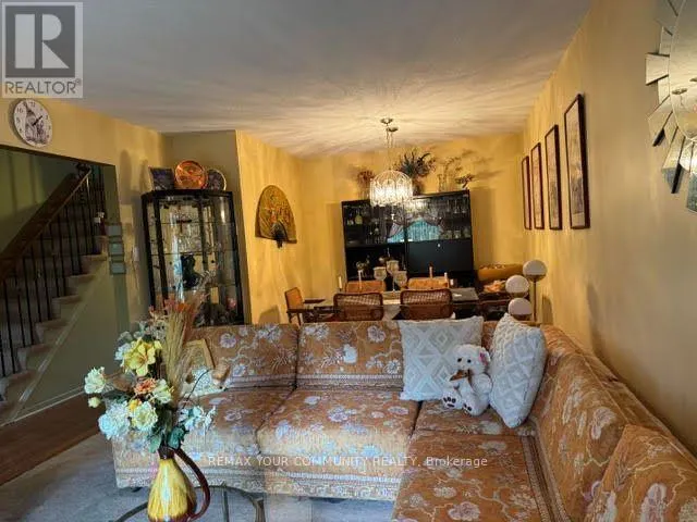12 JACQUES LANE