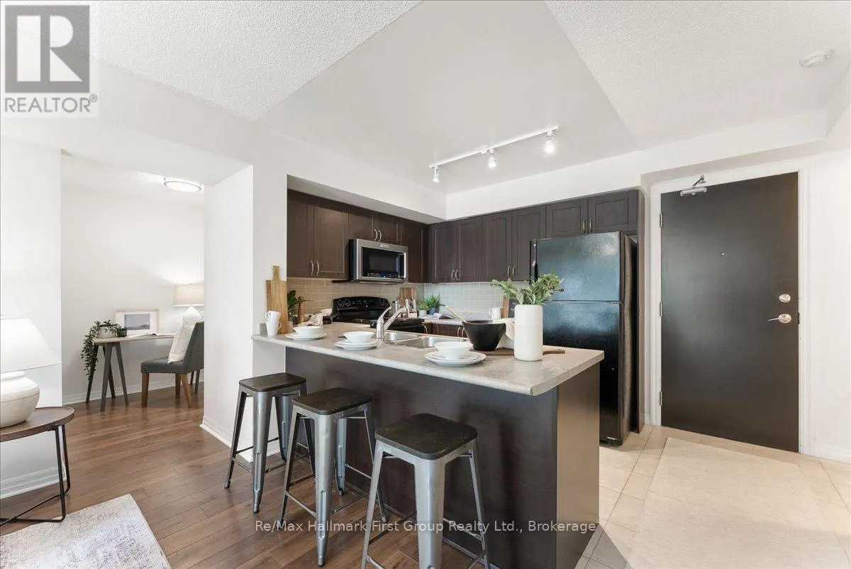 302 - 1600 CHARLES STREET #302